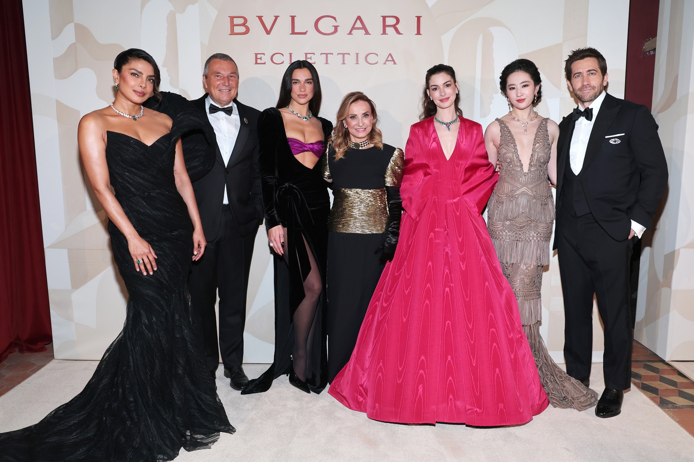 النجوم العالميين: دوا ليبا، آن هاثاواي، جيك جيلنهال، بريانكا شوبرا جوناس، ليو ييفي وكيم جي-وون. Gettyimages